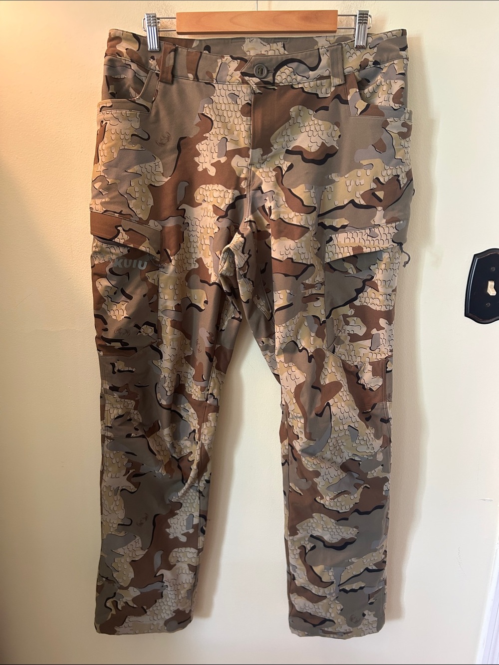 Women’s Kuiu Attack Hunting Pants Valo Size 14